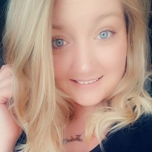 Meet your Posher, Desiree